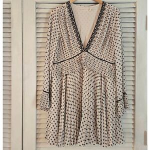 Chelsea & Violet Samba Cream Black Pleated Dress L